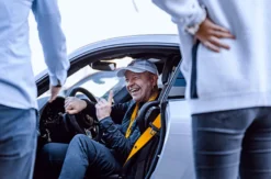 Rennwagen selber fahren (4 Autos, je 2 Runden)