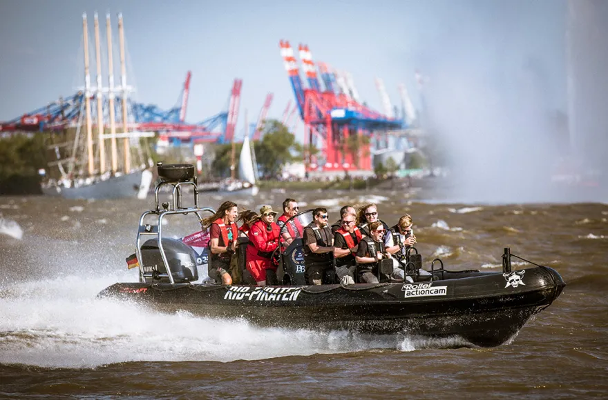 RIB Speedboat fahren in Hamburg (75 Min.)
