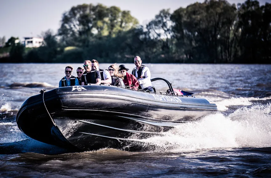 RIB Speedboat fahren in Hamburg (75 Min.)