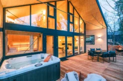 Romantikurlaub im Baumhaus Chalet für 2 (1 Nacht)