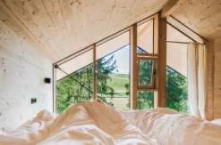 Romantikurlaub im Baumhaus Chalet für 2 (1 Nacht)