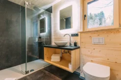 Romantikurlaub im Baumhaus Chalet für 2 (1 Nacht)