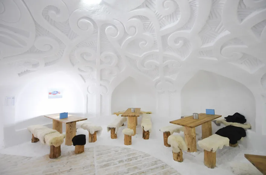Romantische Iglu-Übernachtung auf der Zugspitze für 2 (So.-Do.)