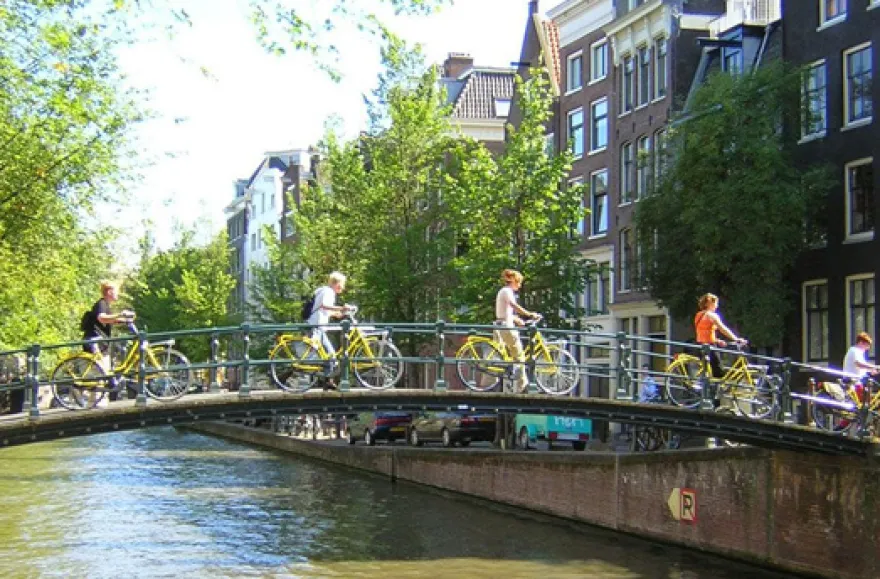 Sightseeing-Radtour durch Amsterdam für 2