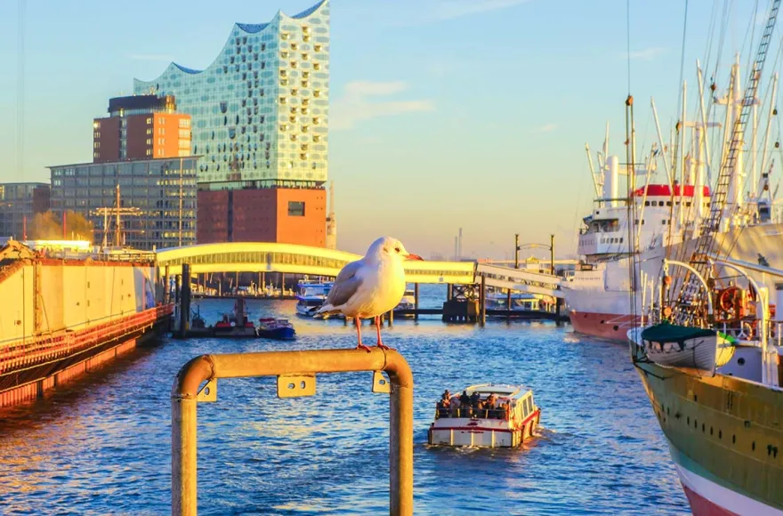 Städtetrip Hamburg mit abendlicher Hafenrundfahrt für 2