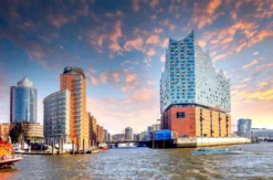 Städtetrip Hamburg mit abendlicher Hafenrundfahrt für 2