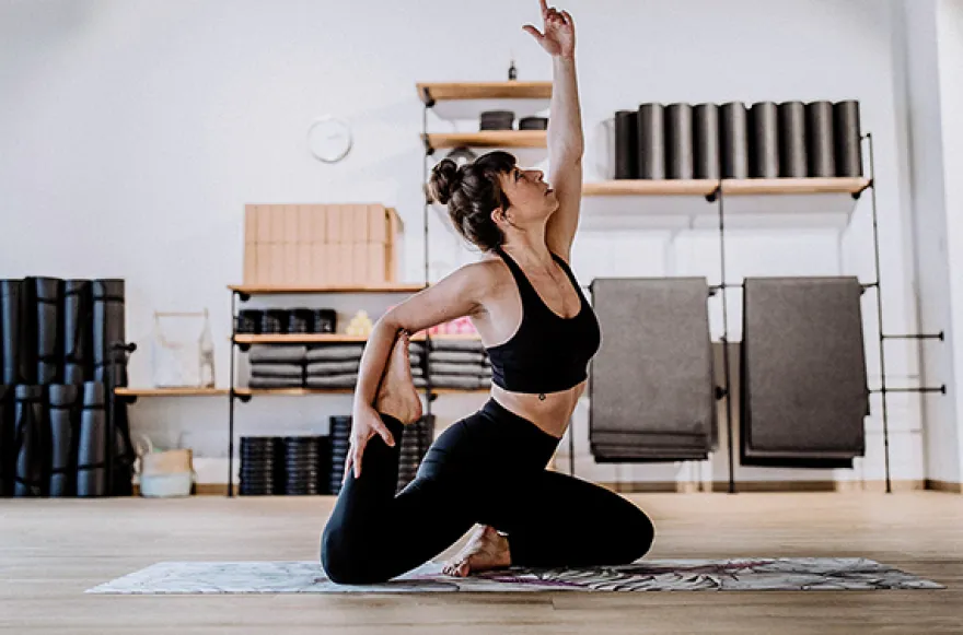Stretch & Tone Pilates Online (50 Min.)