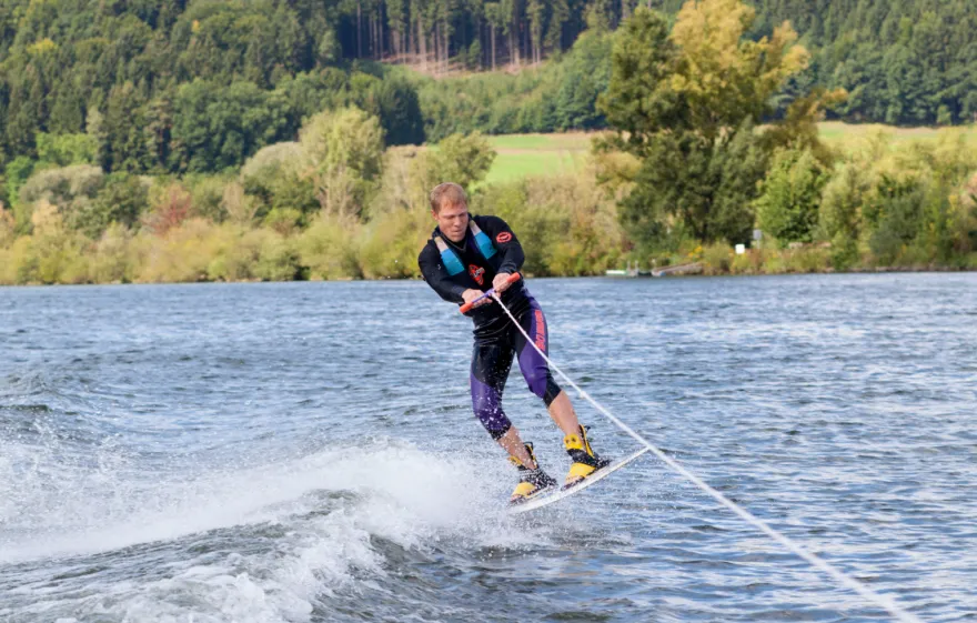 Wakeboarden am Boot Bad Abbach