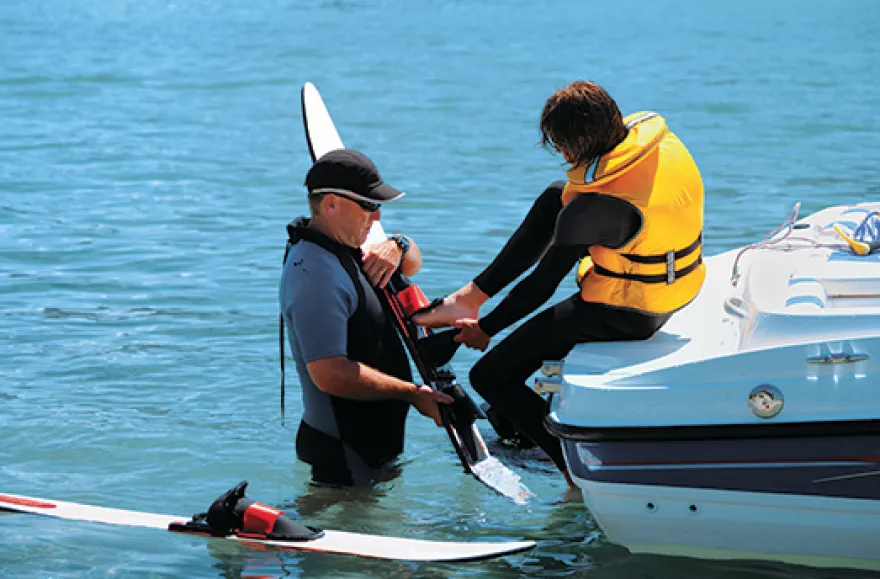 Wasserski fahren am Boot oder Jetski