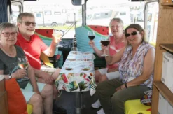 Weintour mit Oldtimerbus für 2 Rostock (2 Std.)