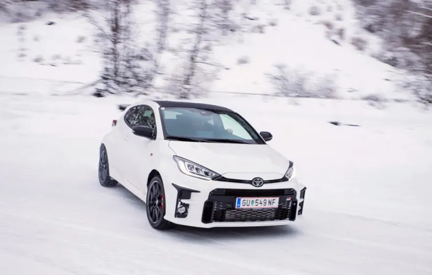 Winter Drift Training im Toyota GR Yaris Goldeck
