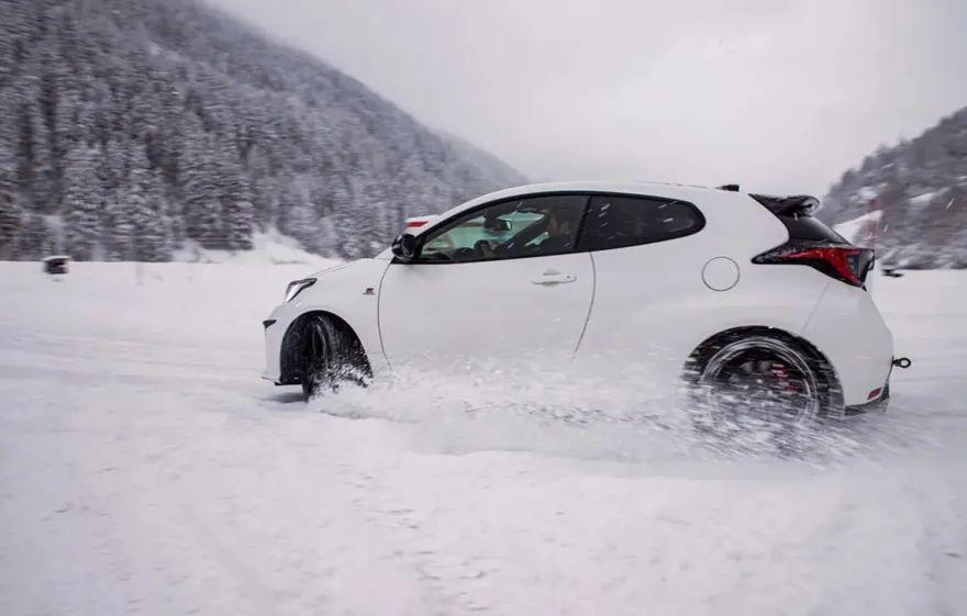 Winter Drift Training im Toyota GR Yaris Goldeck