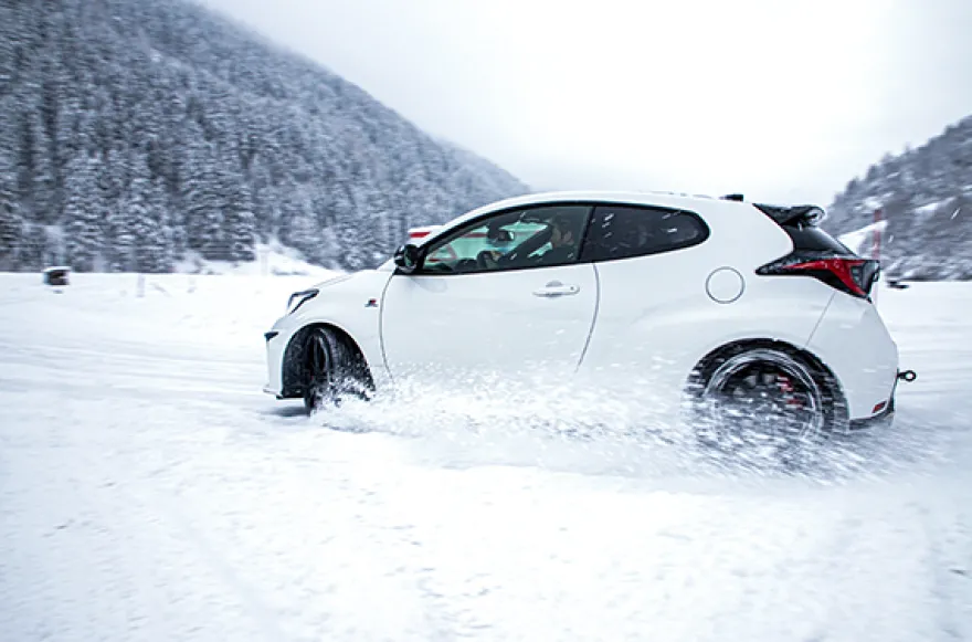 Winter Drift Training im Toyota GR Yaris (2 Std.)